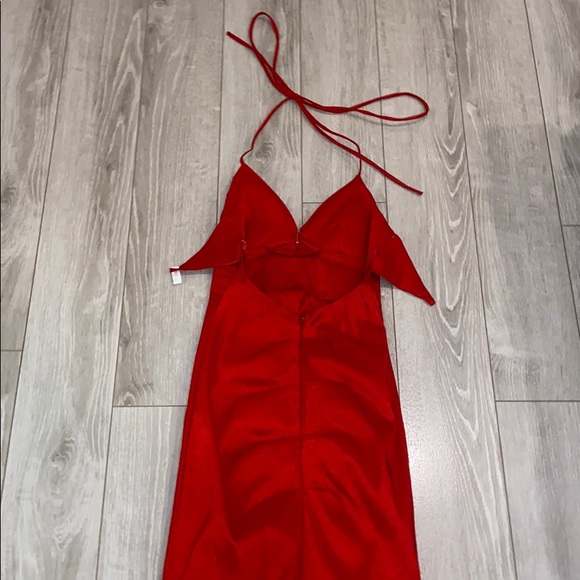 Red dress - Picture 3 of 4